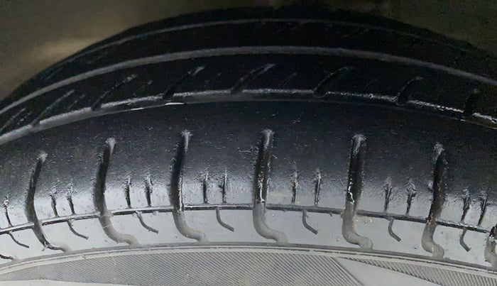 2018 Maruti Alto 800 LXI O, Petrol, Manual, 30,046 km, Left Front Tyre Tread