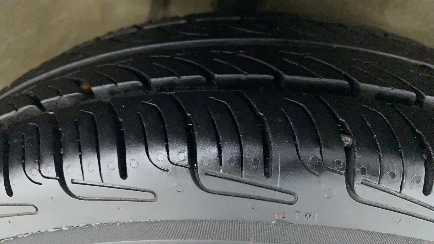 2016 Maruti Alto 800 VXI, Petrol, Manual, 50,538 km, Right Front Tyre Tread