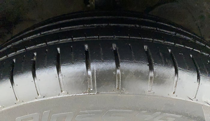 2021 Maruti Swift ZXI PLUS, Petrol, Manual, 17,399 km, Right Front Tyre Tread