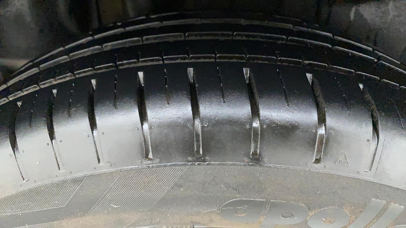 2021 Maruti Swift ZXI PLUS, Petrol, Manual, 17,399 km, Right Rear Tyre Tread