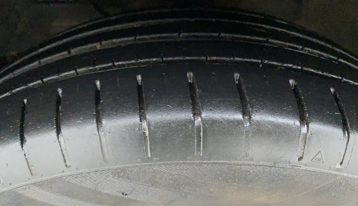 2021 Maruti Swift ZXI PLUS, Petrol, Manual, 17,399 km, Left Front Tyre Tread