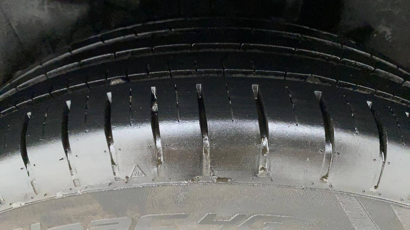 2021 Maruti Swift ZXI PLUS, Petrol, Manual, 17,399 km, Left Rear Tyre Tread