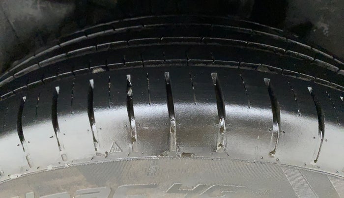 2021 Maruti Swift ZXI PLUS, Petrol, Manual, 17,399 km, Left Rear Tyre Tread