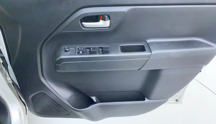 2019 Maruti New Wagon-R VXI 1.0, Petrol, Manual, 28,461 km, Driver Side Door Panels Control