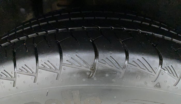 2022 Hyundai ALCAZAR PLATINUM 1.5 MT 7STR, Diesel, Manual, 21,920 km, Right Rear Tyre Tread