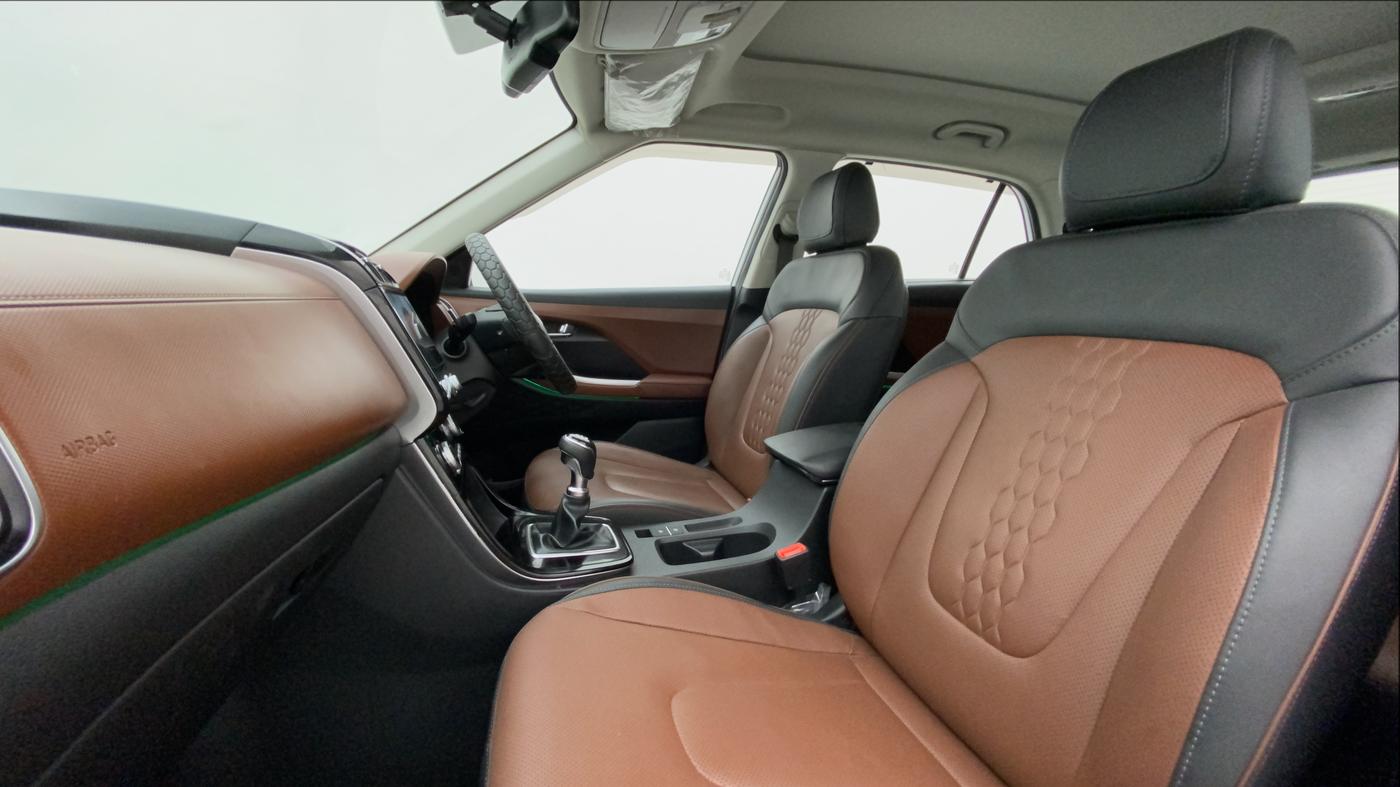 2022 Hyundai ALCAZAR PLATINUM 1.5 MT 7STR, Diesel, Manual, 21,920 km, Right Side Front Door Cabin