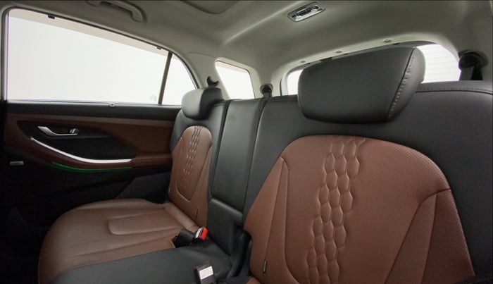 2022 Hyundai ALCAZAR PLATINUM 1.5 MT 7STR, Diesel, Manual, 21,920 km, Right Side Rear Door Cabin