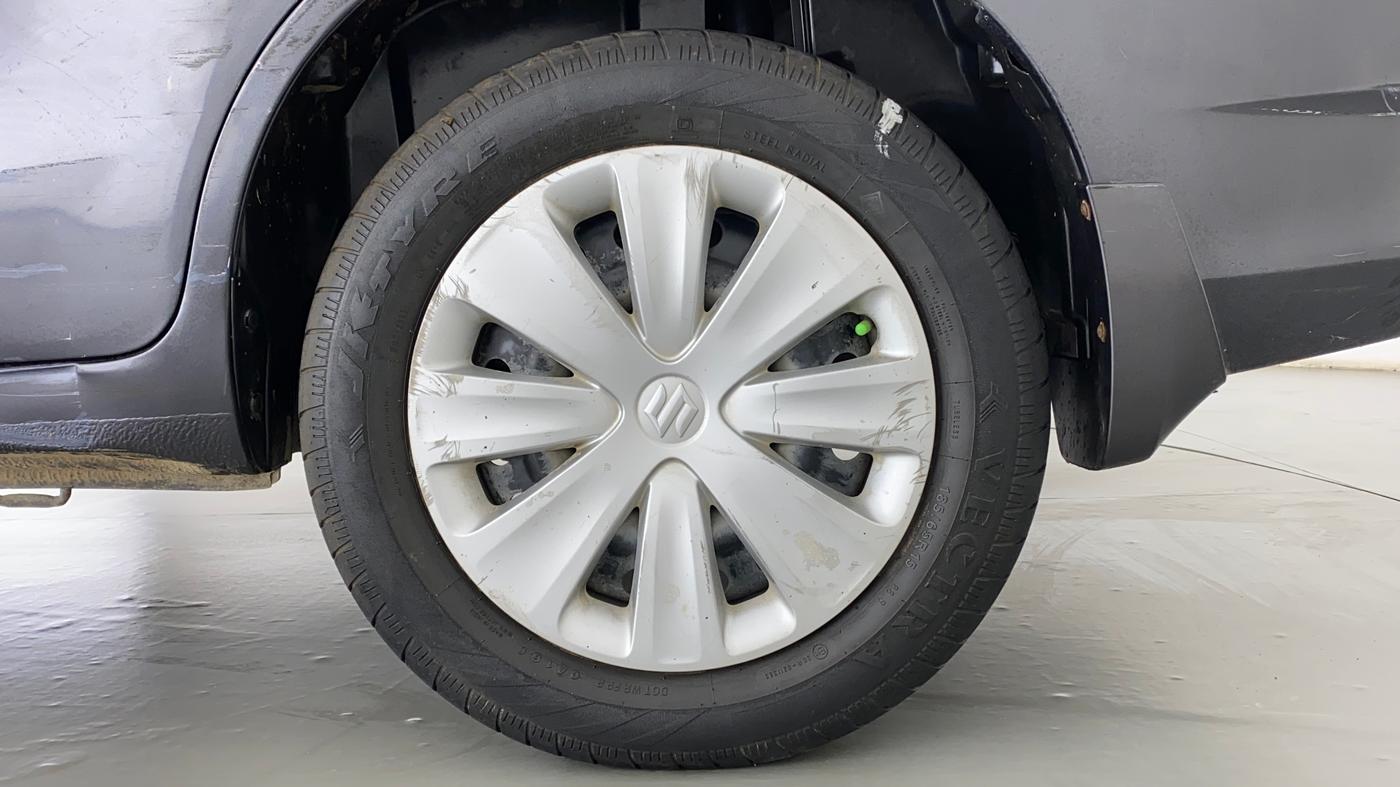 2016 Maruti Ertiga VXI ABS, Petrol, Manual, 55,492 km, Left Rear Wheel