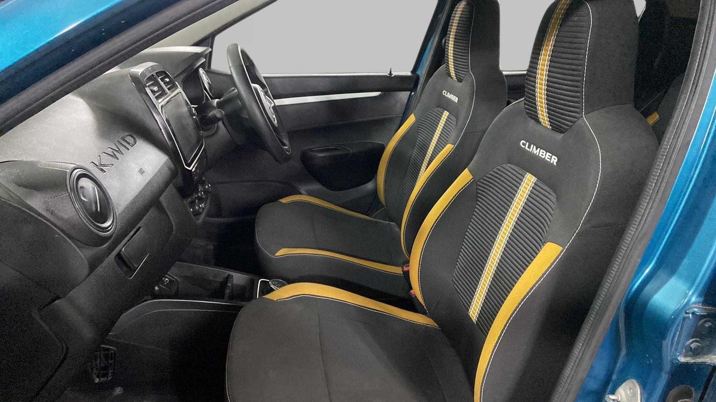 2022 Renault Kwid CLIMBER AMT 1.0, Petrol, Automatic, 7,018 km, Right Side Front Door Cabin