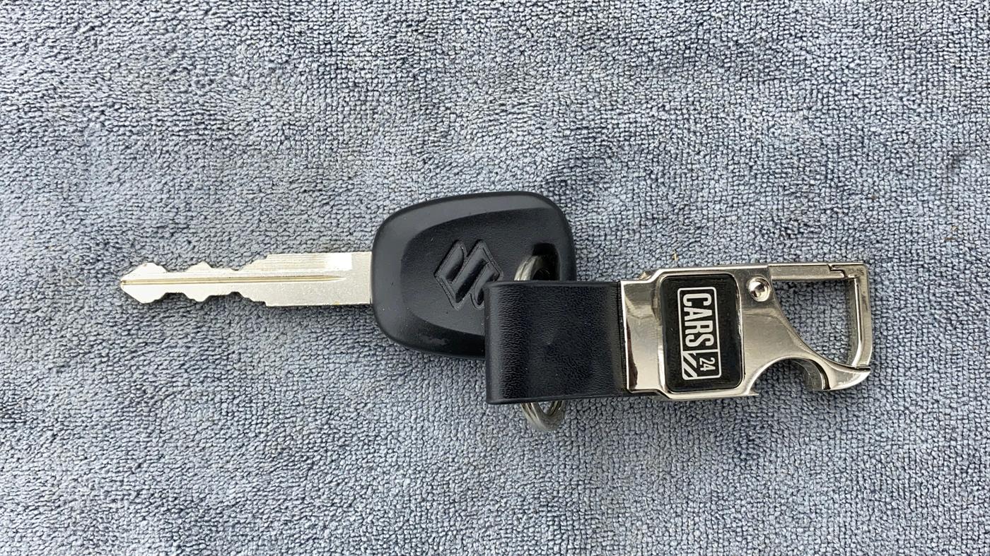 2015 Maruti Swift LXI, Petrol, Manual, 10,056 km, Key Close Up
