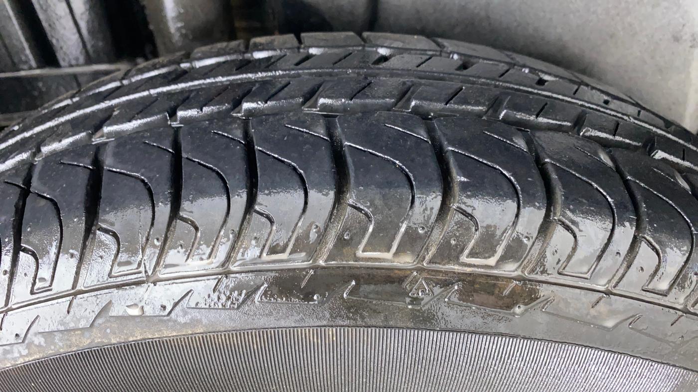 2015 Maruti Swift LXI, Petrol, Manual, 10,056 km, Right Rear Tyre Tread