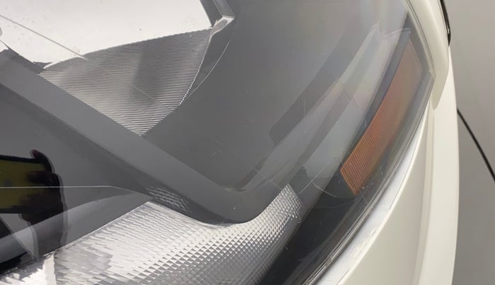 2018 Mahindra TUV300 T10, Diesel, Manual, 60,466 km, Right headlight - Minor scratches