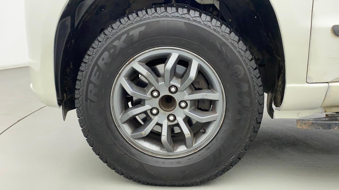 2018 Mahindra TUV300 T10, Diesel, Manual, 60,466 km, Left Front Wheel