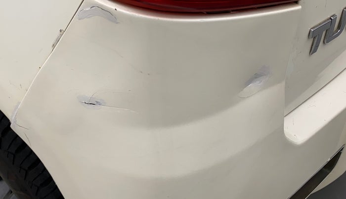 2018 Mahindra TUV300 T10, Diesel, Manual, 60,466 km, Rear bumper - Paint is slightly damaged