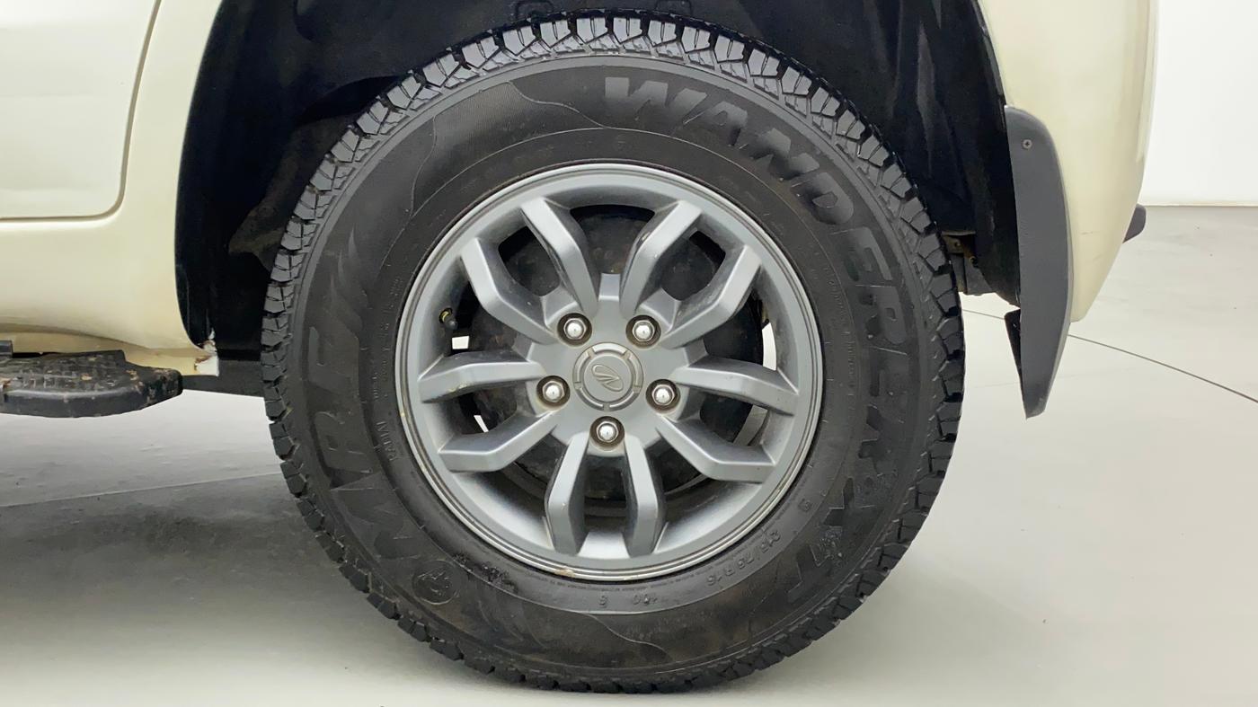 2018 Mahindra TUV300 T10, Diesel, Manual, 60,466 km, Left Rear Wheel