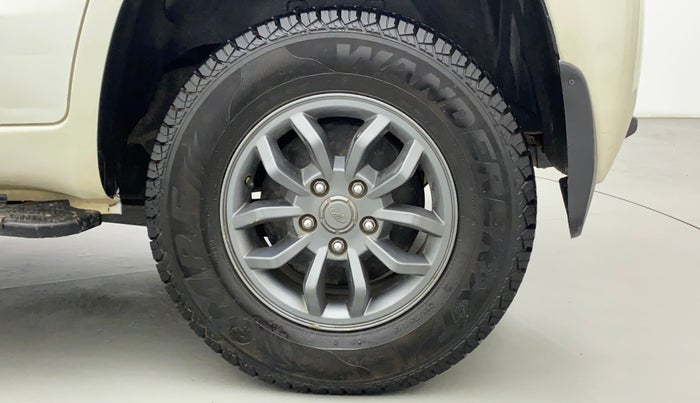 2018 Mahindra TUV300 T10, Diesel, Manual, 60,466 km, Left Rear Wheel