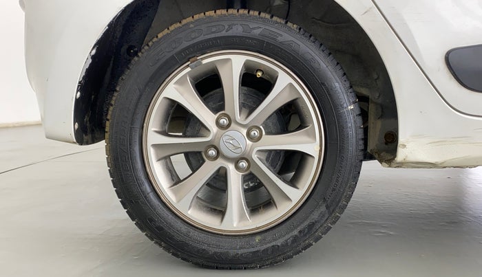 2016 Hyundai Grand i10 ASTA (O) 1.2 KAPPA VTVT, Petrol, Manual, 32,594 km, Right Rear Wheel
