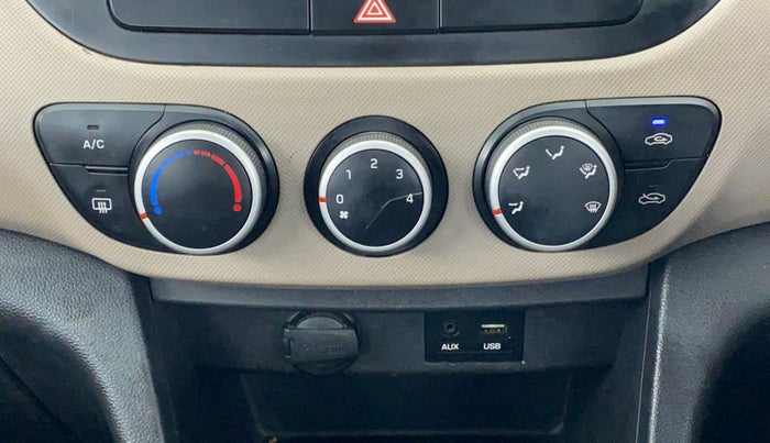 2016 Hyundai Grand i10 ASTA (O) 1.2 KAPPA VTVT, Petrol, Manual, 32,594 km, AC Unit - Directional switch has minor damage