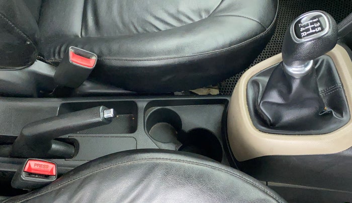 2016 Hyundai Grand i10 ASTA (O) 1.2 KAPPA VTVT, Petrol, Manual, 32,594 km, Gear Lever