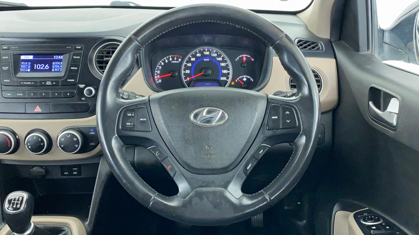 2016 Hyundai Grand i10 ASTA (O) 1.2 KAPPA VTVT, Petrol, Manual, 32,594 km, Steering Wheel Close Up