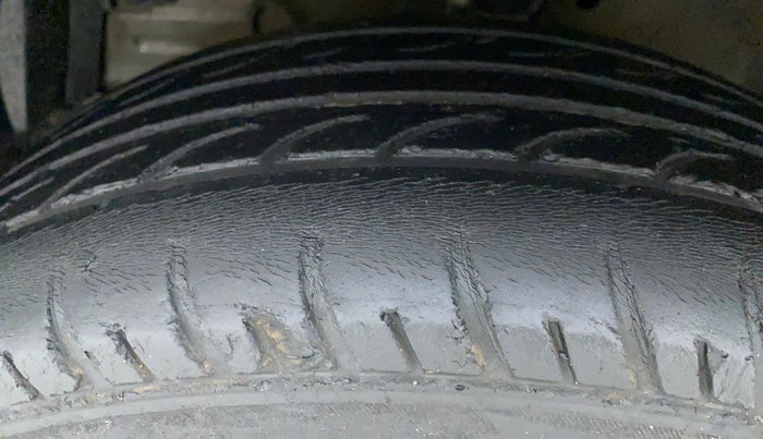2013 Maruti Swift VDI, Diesel, Manual, 77,326 km, Left Front Tyre Tread