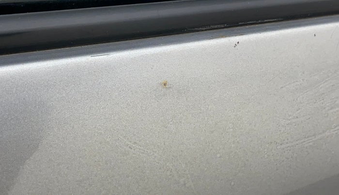 2013 Maruti Swift VDI, Diesel, Manual, 77,326 km, Front passenger door - Slight discoloration
