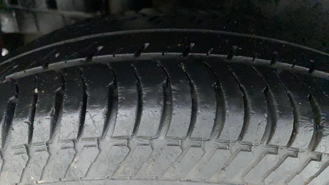 2013 Maruti Swift VDI, Diesel, Manual, 77,326 km, Right Rear Tyre Tread