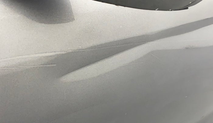 2013 Maruti Swift VDI, Diesel, Manual, 77,326 km, Front passenger door - Slightly dented