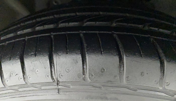 2014 Ford Ecosport TITANIUM 1.5L PETROL AT, Petrol, Automatic, 59,050 km, Left Front Tyre Tread