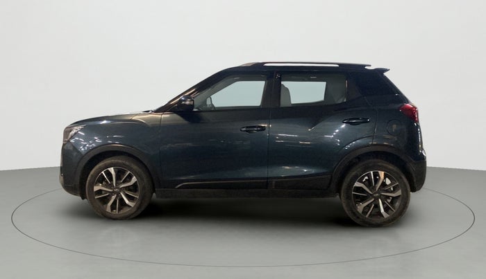 2019 Mahindra XUV300 W8(O) 1.2 PETROL DUAL TONE, Petrol, Manual, 40,329 km, Left Side