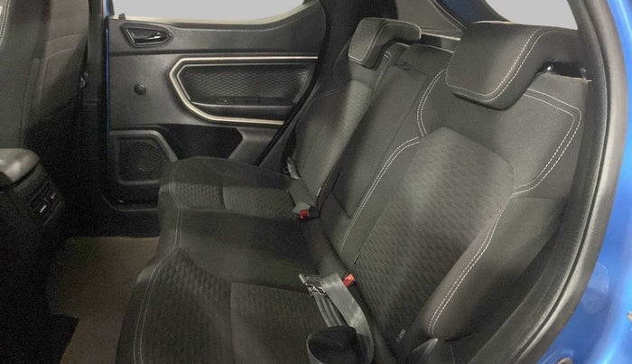 2023 Renault Kiger RXZ TURBO MT DUAL TONE, Petrol, Manual, 26,254 km, Right Side Rear Door Cabin