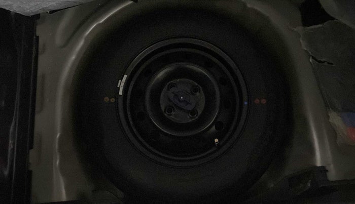 2019 Maruti Swift VXI, Petrol, Manual, 39,930 km, Dicky (Boot door) - Jack/Tool not available
