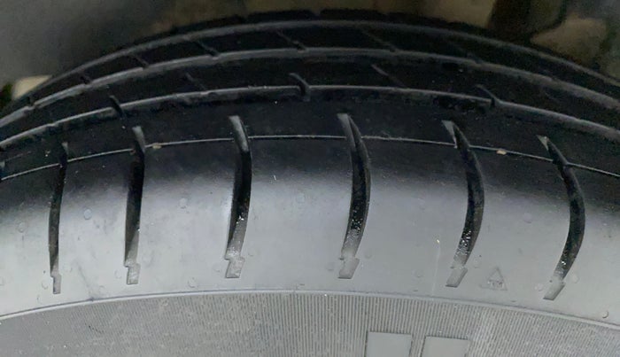 2020 Maruti Swift VXI, Petrol, Manual, 47,513 km, Left Rear Tyre Tread