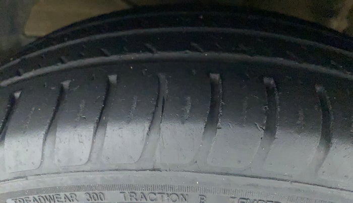 2020 Maruti Swift VXI, Petrol, Manual, 47,513 km, Left Front Tyre Tread