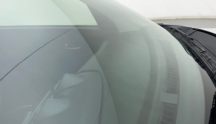 2020 Maruti Swift VXI, Petrol, Manual, 47,513 km, Front windshield - Minor spot on windshield