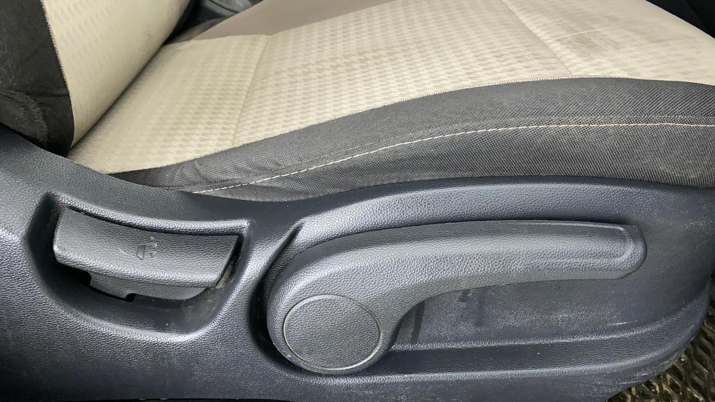 2018 Hyundai Elite i20 ASTA 1.2 (O), Petrol, Manual, 43,740 km, Driver Side Adjustment Panel