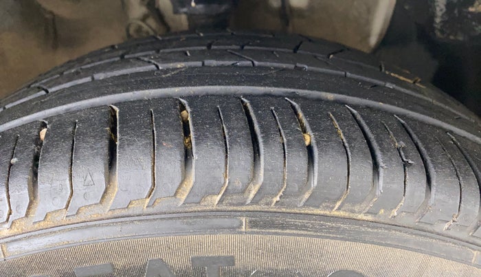2018 Hyundai Elite i20 ASTA 1.2 (O), Petrol, Manual, 43,740 km, Right Front Tyre Tread