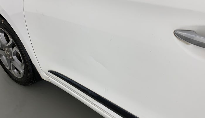 2018 Hyundai Elite i20 ASTA 1.2 (O), Petrol, Manual, 43,740 km, Front passenger door - Slightly dented