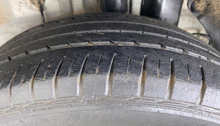 2018 Hyundai Elite i20 ASTA 1.2 (O), Petrol, Manual, 43,740 km, Left Rear Tyre Tread