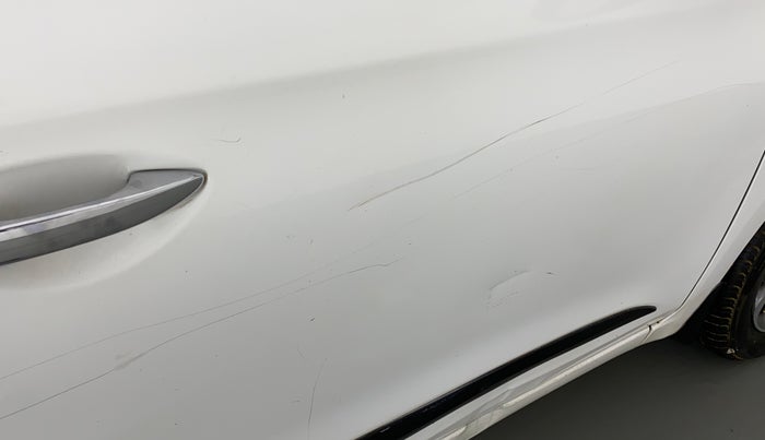 2018 Hyundai Elite i20 ASTA 1.2 (O), Petrol, Manual, 43,740 km, Driver-side door - Slightly dented