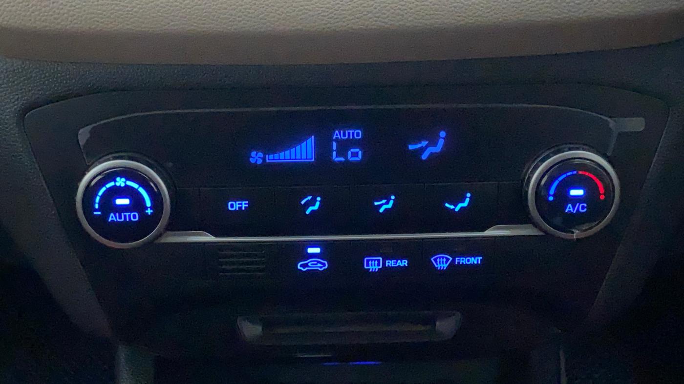 2019 Hyundai Elite i20 ASTA (O) CVT, Petrol, Automatic, 26,935 km, Automatic Climate Control