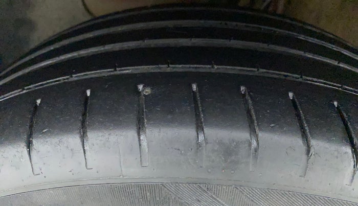 2019 Hyundai Elite i20 ASTA (O) CVT, Petrol, Automatic, 26,935 km, Left Front Tyre Tread
