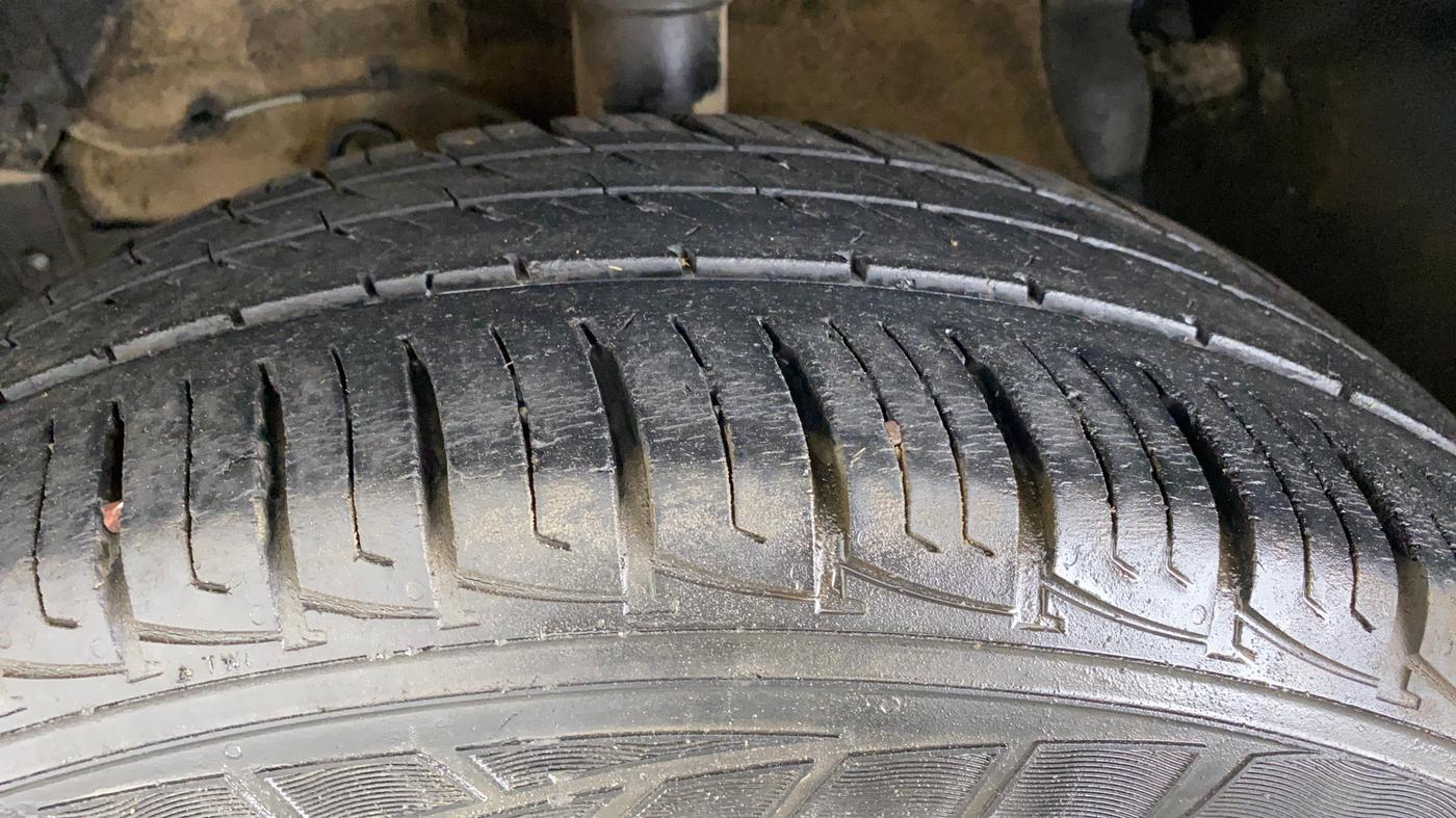 2019 Maruti Vitara Brezza VDI AMT, Diesel, Automatic, 61,330 km, Left Front Tyre Tread