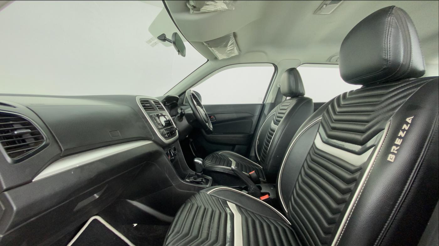 2019 Maruti Vitara Brezza VDI AMT, Diesel, Automatic, 61,330 km, Right Side Front Door Cabin