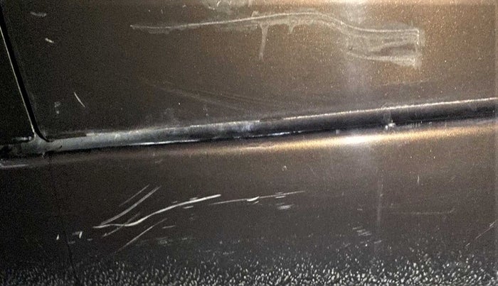 2016 Maruti Ciaz ZXI+, Petrol, Manual, 72,338 km, Left running board - Slightly dented