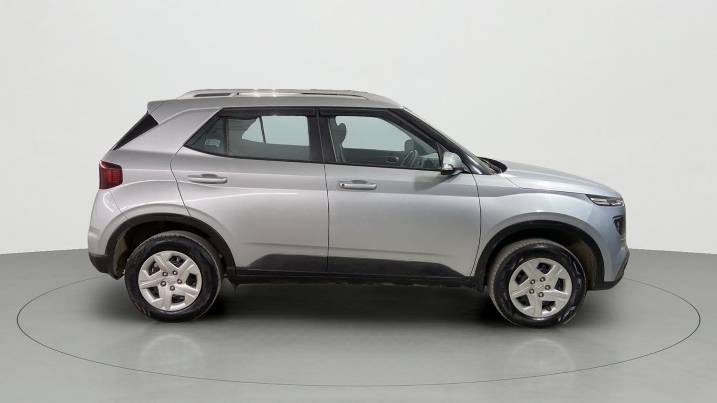 2020 Hyundai VENUE S+ 1.2, Petrol, Manual, 15,237 km, Right Side View