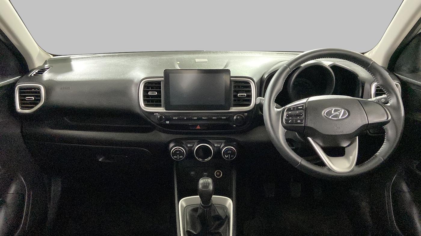 2020 Hyundai VENUE S+ 1.2, Petrol, Manual, 15,237 km, Dashboard