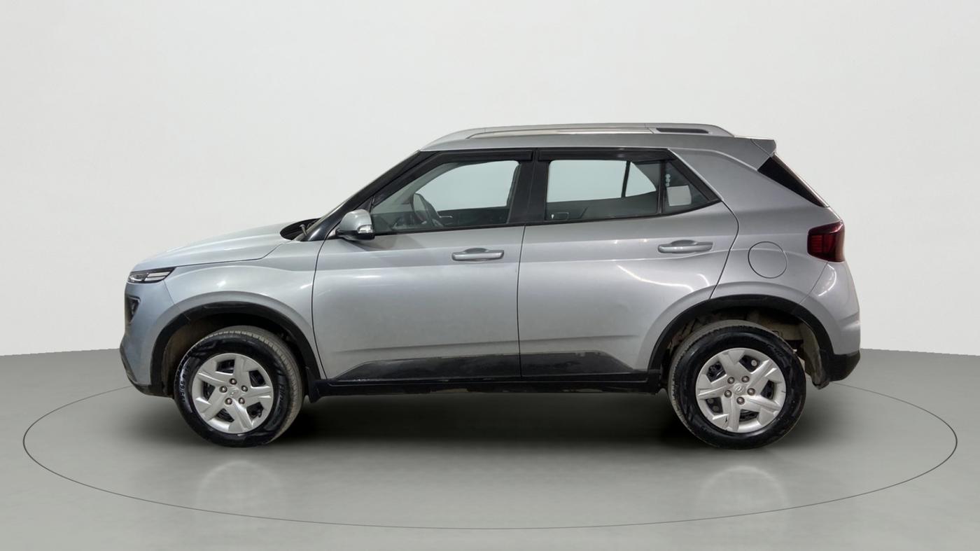 2020 Hyundai VENUE S+ 1.2, Petrol, Manual, 15,237 km, Left Side