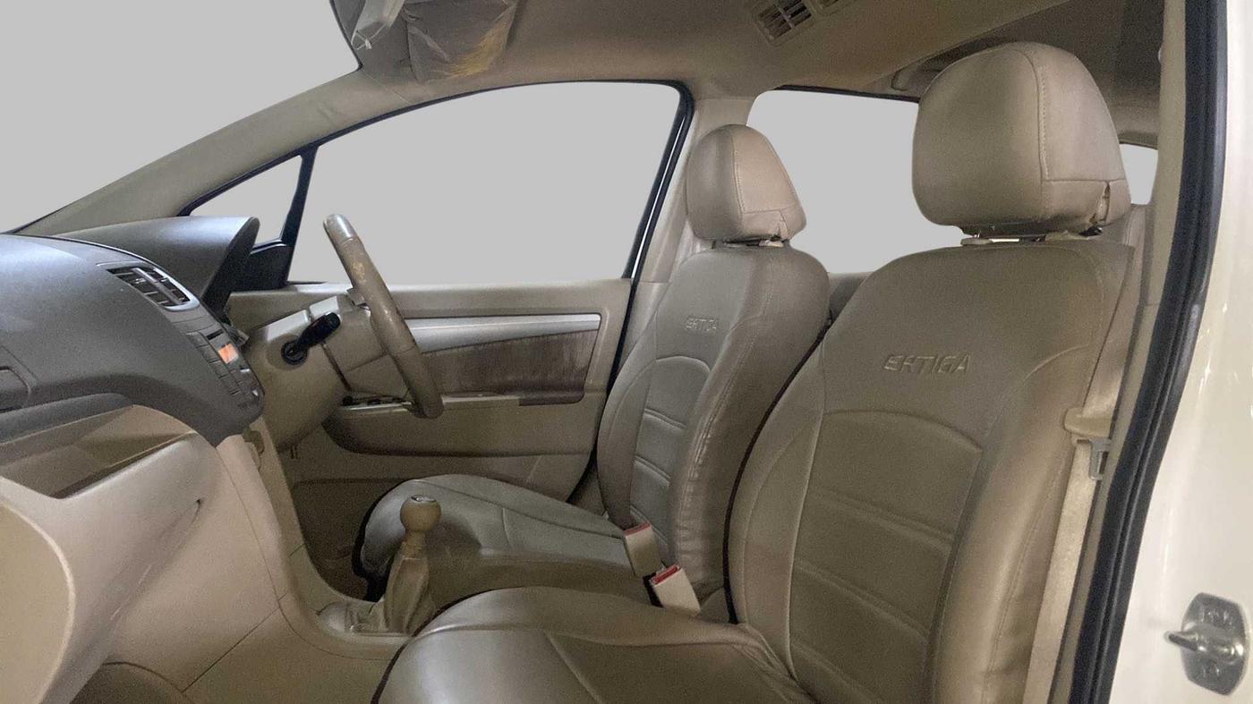 2013 Maruti Ertiga VXI, CNG, Manual, 44,536 km, Right Side Front Door Cabin