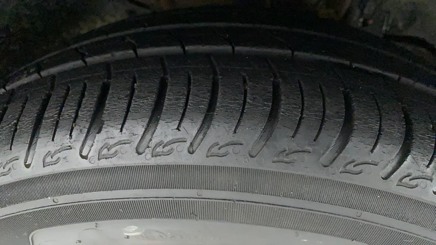 2019 Tata TIAGO NRG PETROL, Petrol, Manual, 22,150 km, Right Front Tyre Tread